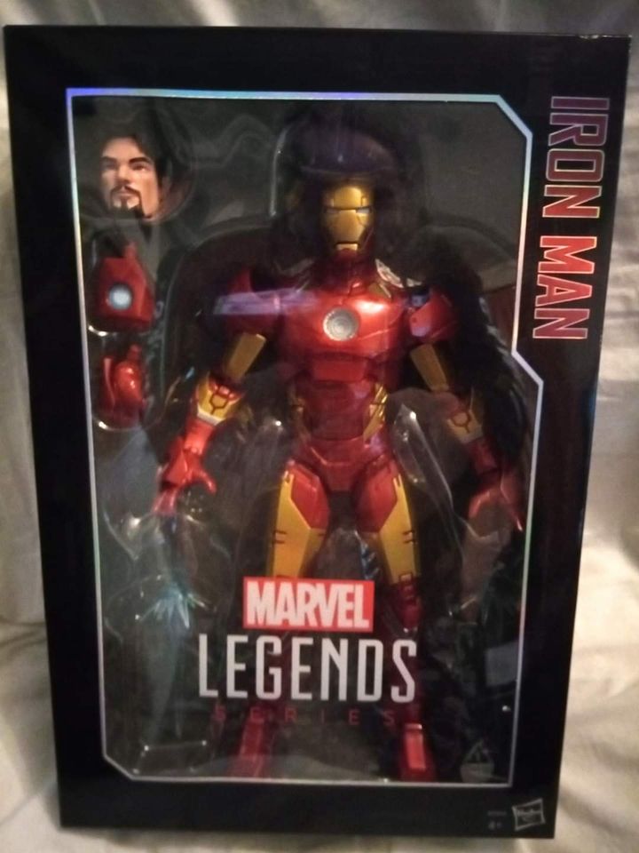 IRON MAN Hasbro Marvel Legends Deluxe figure