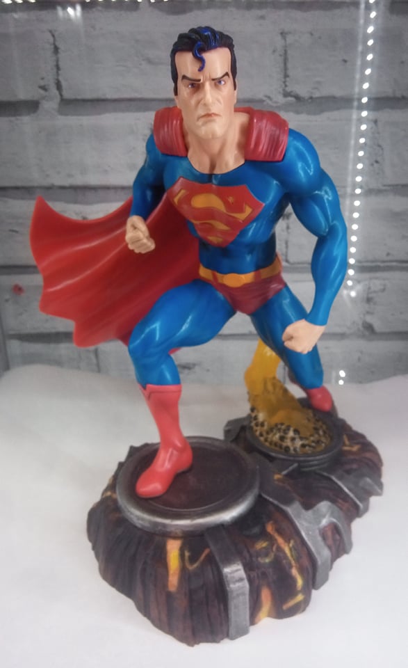 SUPERMAN Statue by Diamond Gallery