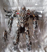 Load image into Gallery viewer, TRANSFORMERS MPM-8 Megatron
