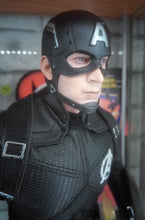 Load image into Gallery viewer, HOT TOYS TEN YEARS OF MARVEL STUDIOS CAPTAIN AMERICA CONCEPT ART VERSION

